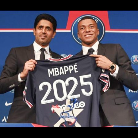 Chuyện gì đang xảy ra giữa Mbappe và PSG ?
