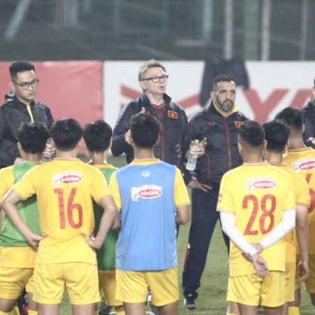 Sốc!! Khi HLV Troussier tiết lộ tên 4 cầu thủ bị loại khỏi đội tuyển U23 Việt Nam 
